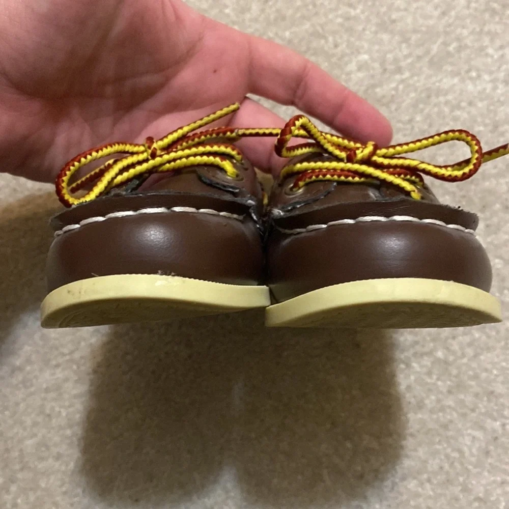 OshKosh B'gosh Boys Boat Shoes Size 7